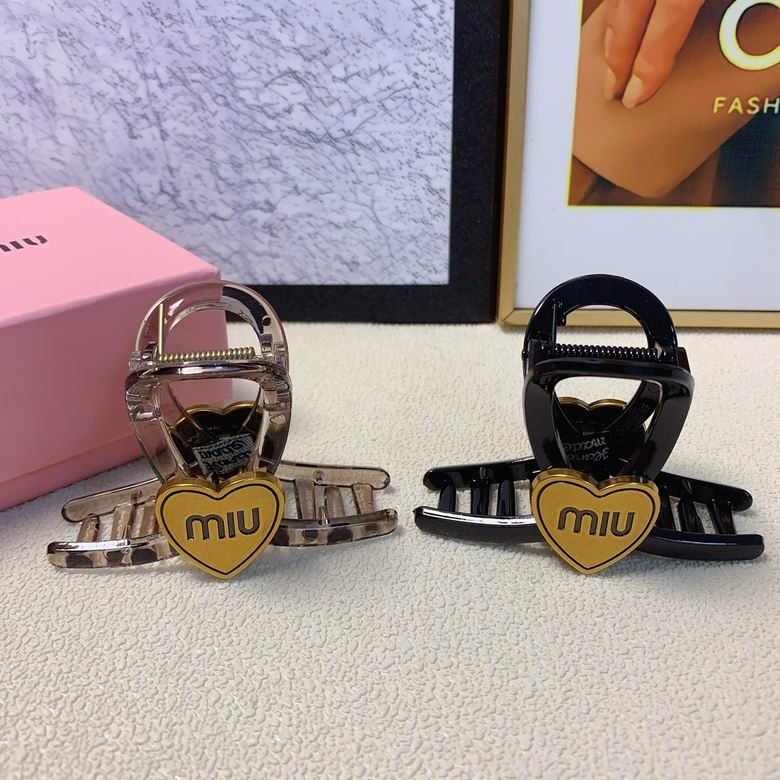 MiuMiu Hair Grab Clip  (1)